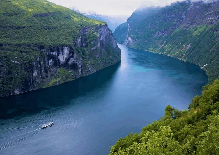 Фіорди Норвегії — дика краса Півночі