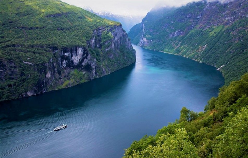 Фіорди Норвегії — дика краса Півночі