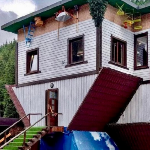 Перевернутий будинок в Європі: де знаходиться та чому став магнітом для туристів