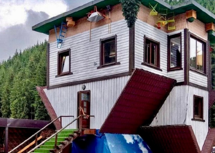Перевернутий будинок в Європі: де знаходиться та чому став магнітом для туристів
